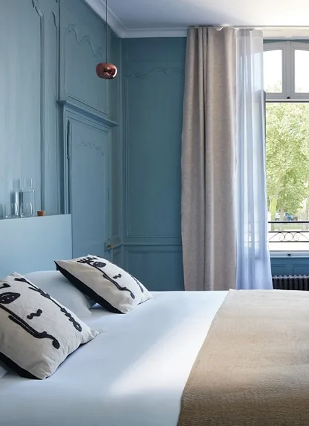 Chambre vue cour
